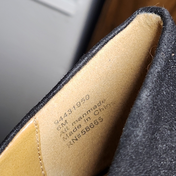 14th & Union Elegant Black Suede High Heels - Size 6 - Picture 2 of 8